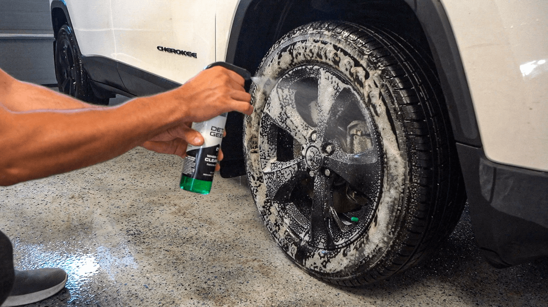 cleaning car rims