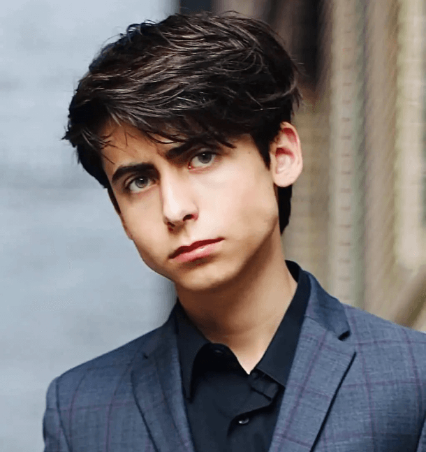 aidan gallagher ethnicity